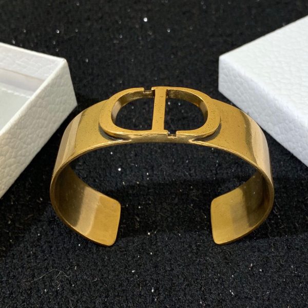 CD Cuff