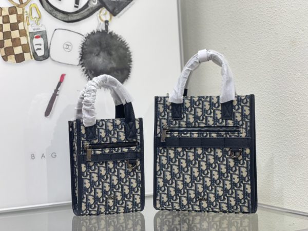 Safari North-South Tote Bag