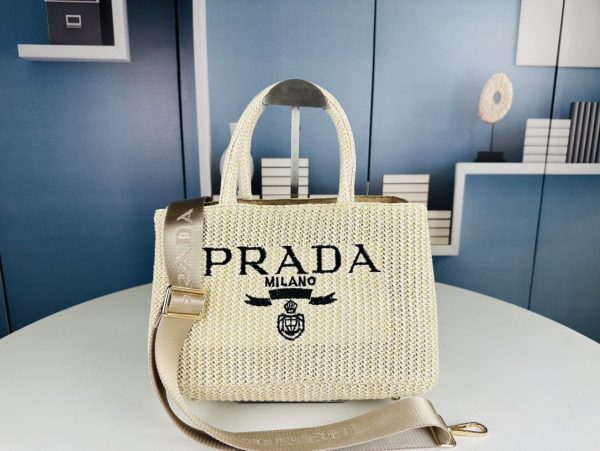 Small crochet tote bag beige
