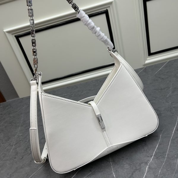 Small Cut Out bag with chain white