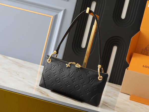 Pochette Sèvres black emb