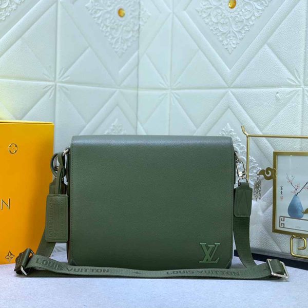Takeoff Messenger green
