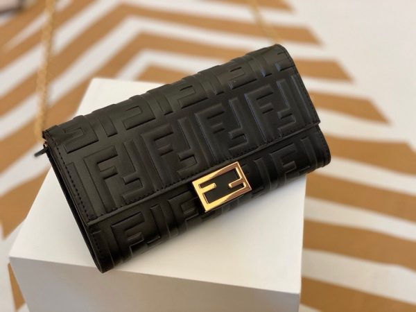 Wallet On Chain Baguette black