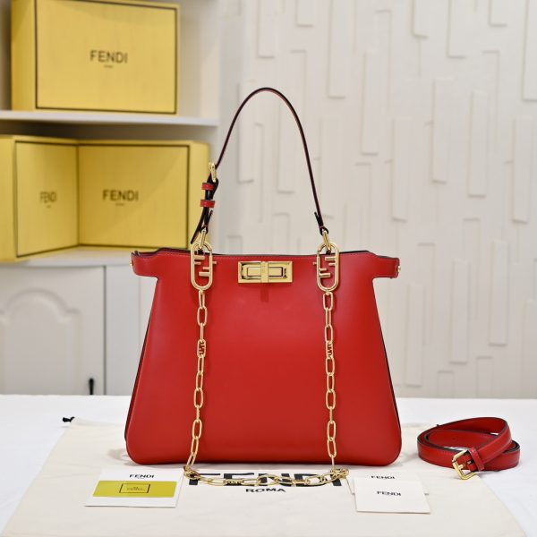 Peekaboo Soft Medium with Chain red