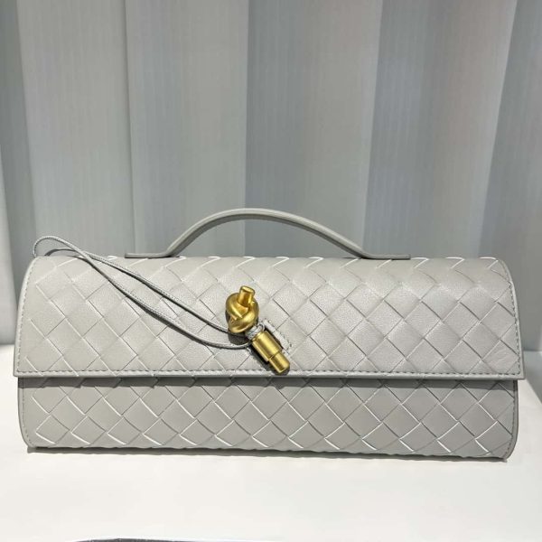 Andiamo Clutch (29)