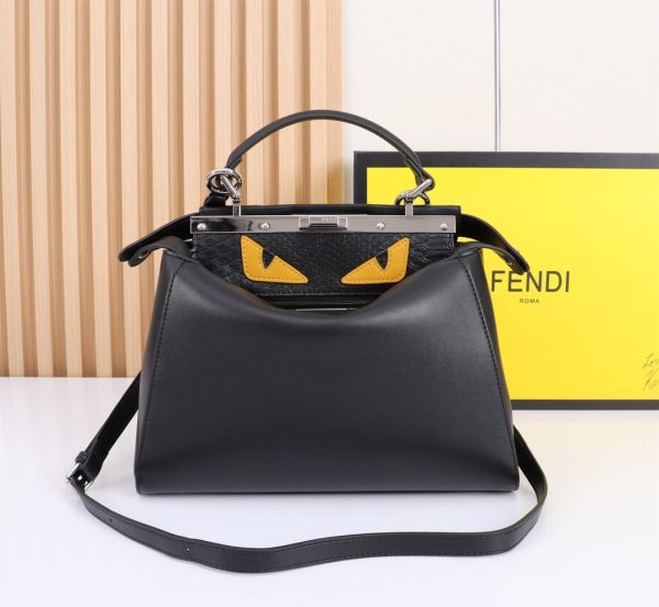Iconic Peekaboo ISeeU Petite Medium (1)
