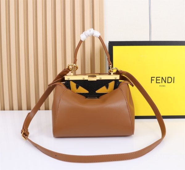 Iconic Peekaboo ISeeU Petite Small (11)