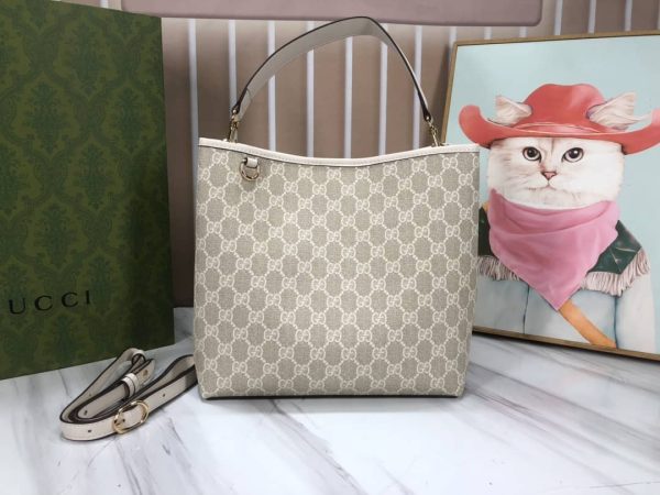 GG Emblem medium bucket bag (17)