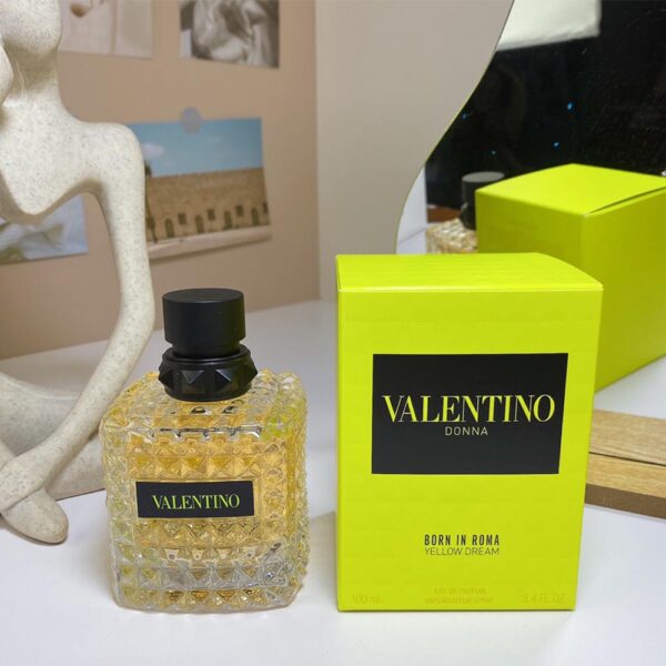 Born in Roma Donna Yellow Dream (1)