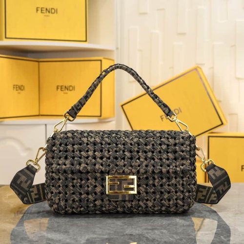 Baguette Interlace bag (1)