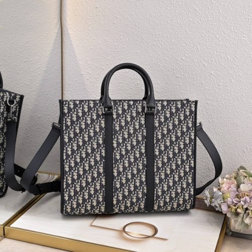 East-West Tote Bag (28)