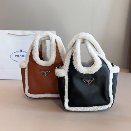 Mini shearling handbag (1)