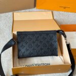 Gaston Wearable Wallet emb