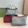 GG Emblem medium shoulder bag999