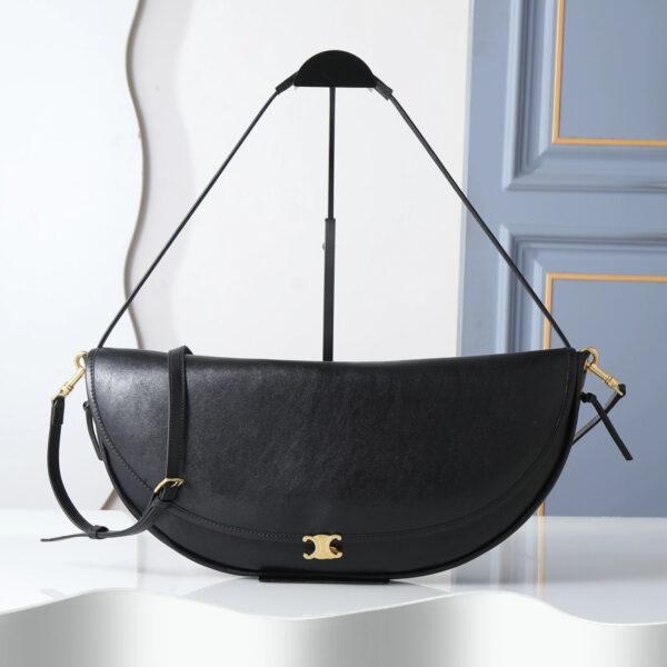 Halfmoon Soft Triomphe Bag (1)