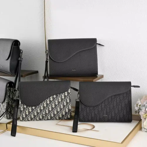 Saddle A5 Triangle Pouch