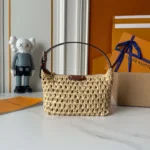 Hills Pochette
