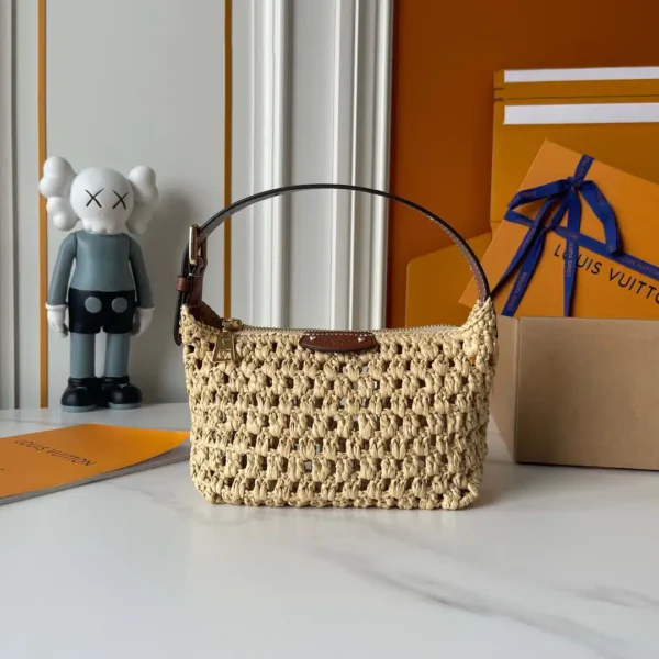 Hills Pochette