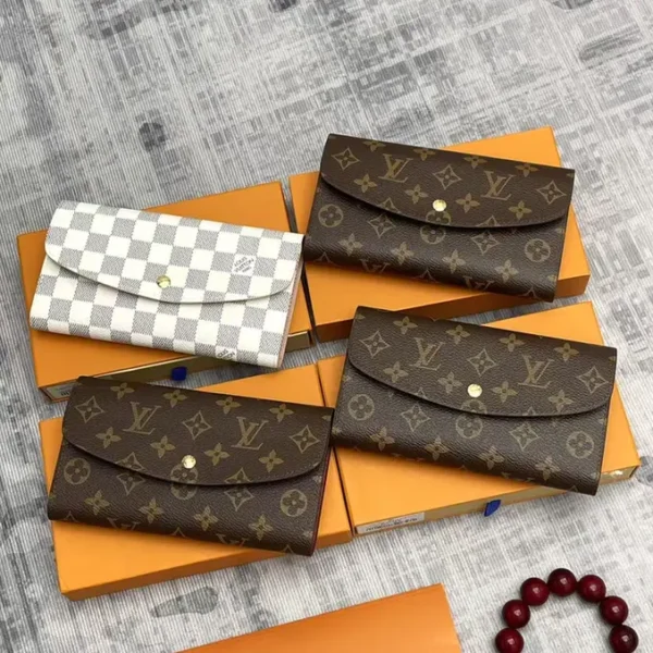 Emilie Wallet M60697