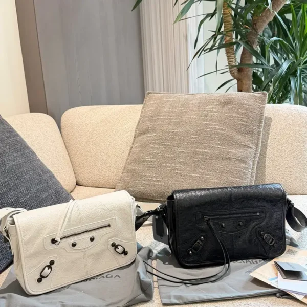 Le City Flap Messenger Bag Small