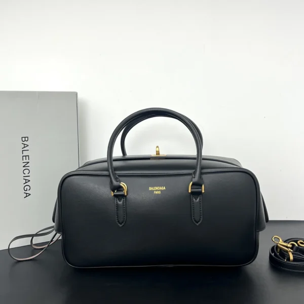 Le 7 Bowling Bag Medium gold logo black